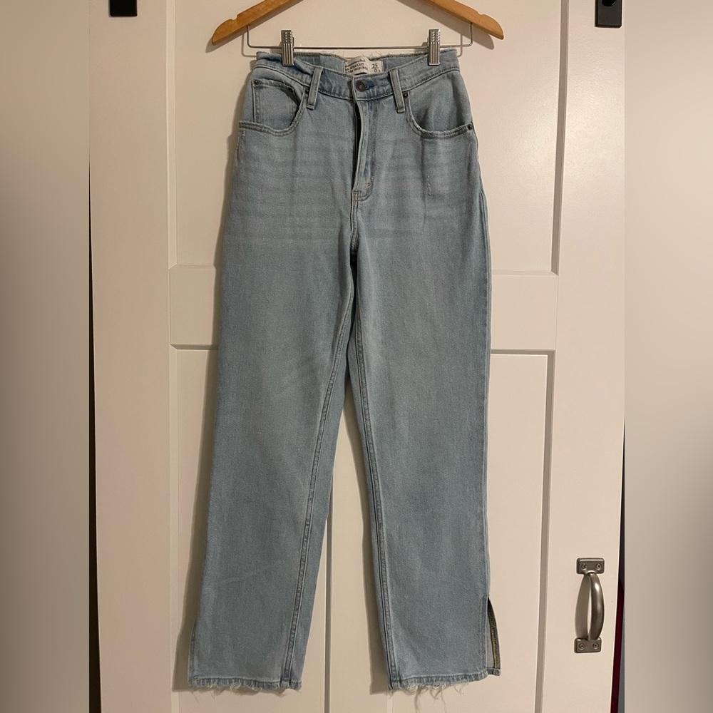 Abercrombie 90s Straight Ultra High Rise Jeans